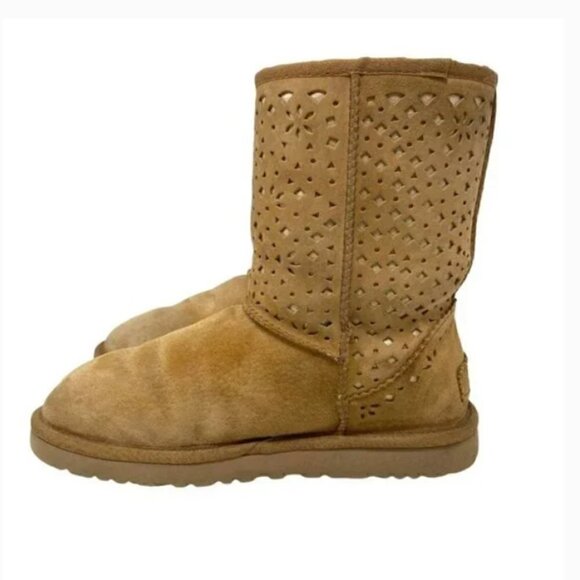 UGG Australia Classic Short Flora Perf Brown Suede Boots - Size 7 - Picture 4 of 14